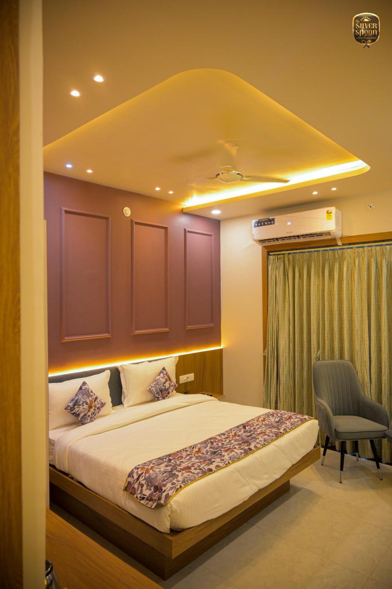 בונדי The Silver Spoon Hotel & Restaurant מראה חיצוני תמונה