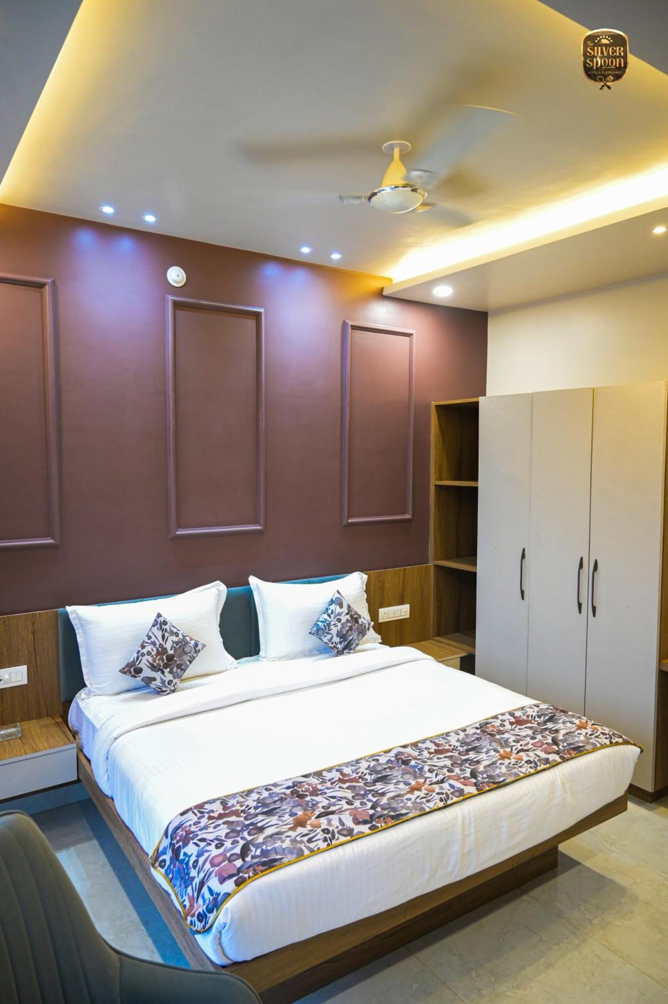 בונדי The Silver Spoon Hotel & Restaurant מראה חיצוני תמונה