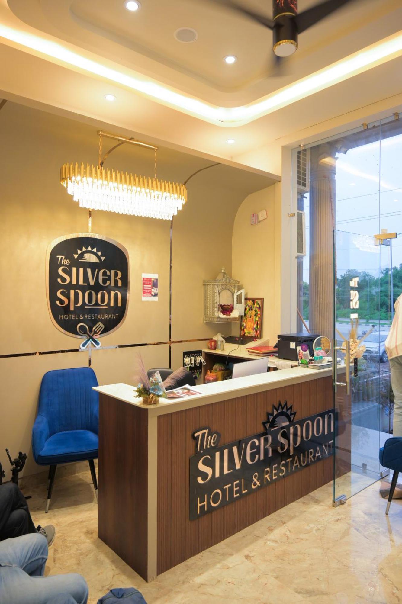 בונדי The Silver Spoon Hotel & Restaurant מראה חיצוני תמונה